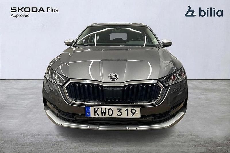 Begagnad Skoda Octavia Scout 151 HK (111 kW) 2022 Grå Kombi