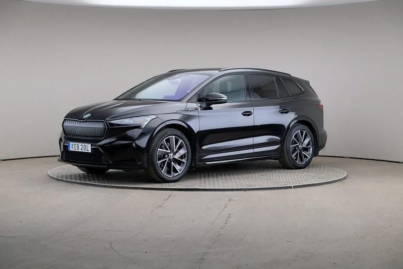 Svart Begagnad 2021 Skoda Enyaq iV SportLine SUV | 299 000 kr (Marknadspris) - Bild 1/4
