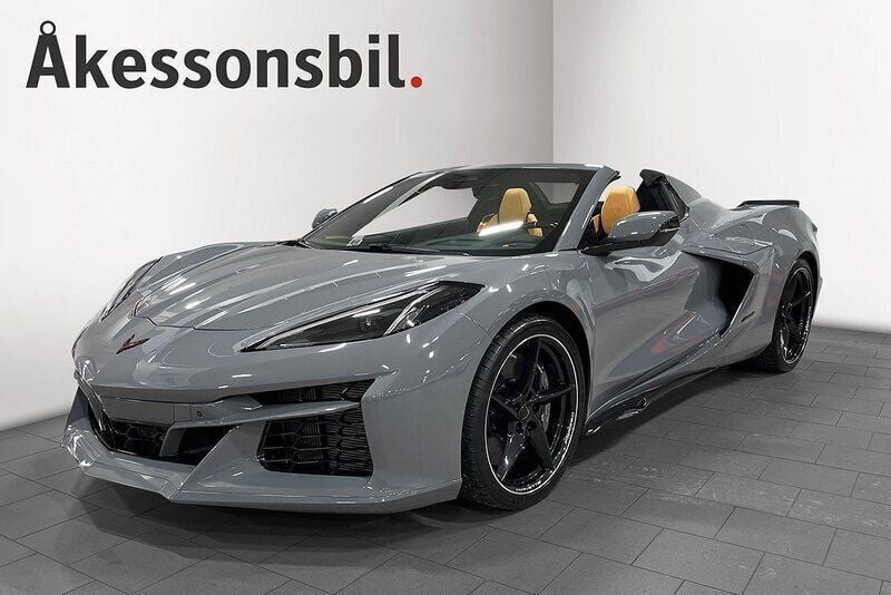 Grå Ny 2024 Chevrolet Corvette E-Ray Cab | 2 425 000 kr - Bild 1/4