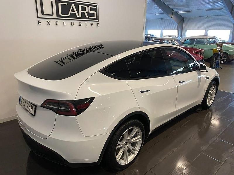 Begagnad Tesla Model Y Long Range AWD 378 kW (514 HK) 2022 Vit SUV