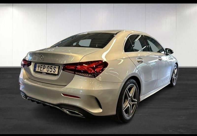 Begagnad Mercedes A180 136 HK (100 kW) 2022 Sedan