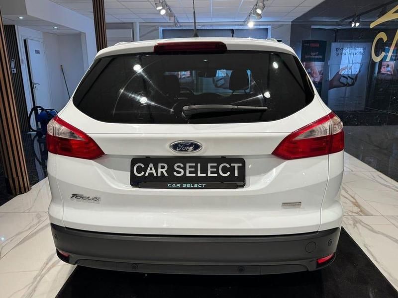 Begagnad Ford Focus Titanium 101 HK (74 kW) 2014 Vit Kombi
