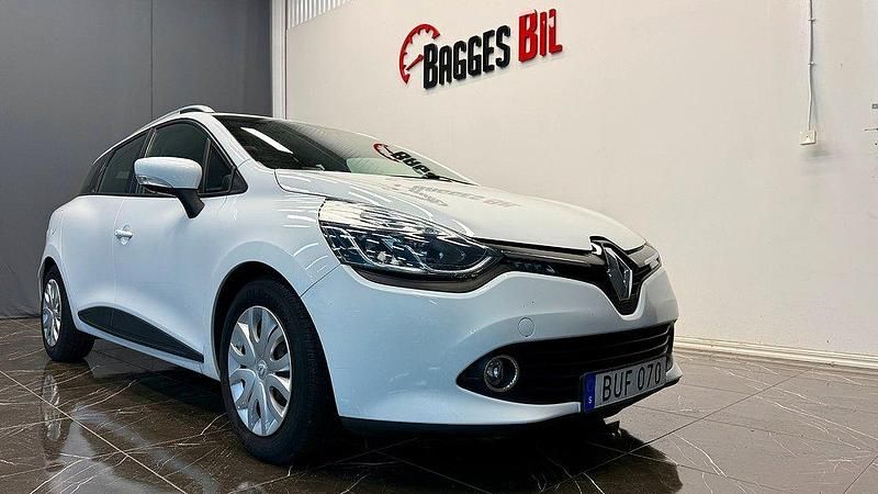 Vit Begagnad 2014 Renault Clio GrandTour Kombi | 47 900 kr (Bra pris) - Bild 1/4