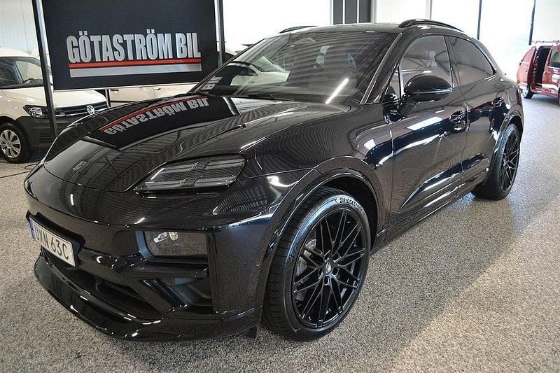 Svart Begagnad 2024 Porsche Macan Turbo SUV | 1 245 000 kr - Bild 1/4