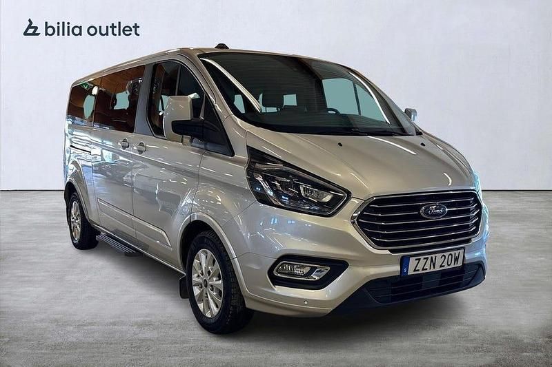 Begagnad Ford Tourneo Custom 185 HK (136 kW) 2022 Grå Van