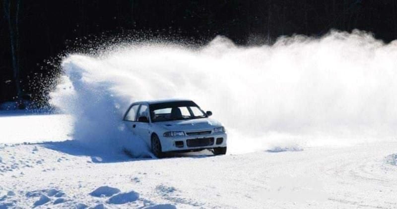 Begagnad 1993 Mitsubishi Lancer Sedan | 99 000 kr - Bild 1/4