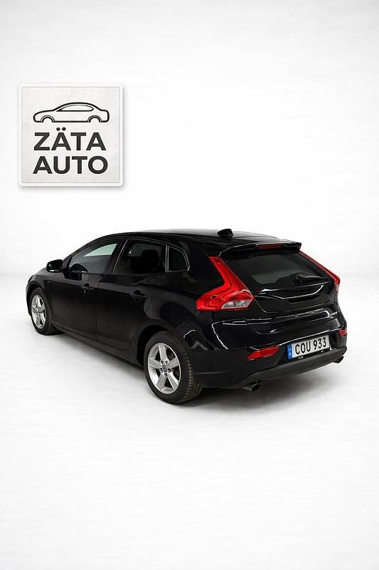 Begagnad Volvo V40 Momentum 180 HK (132 kW) 2014 Svart Halvkombi