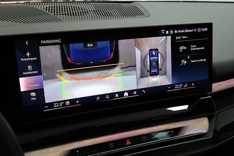 Begagnad BMW 550e Comfort Edition 490 HK (360 kW) 2023 Tanzanite blå Sedan