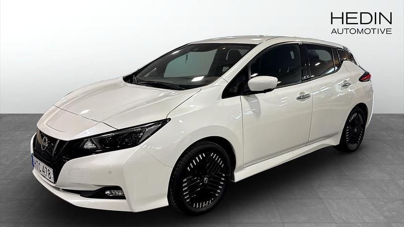 Begagnad Nissan Leaf N-Connecta 110 kW (150 HK) 2022 Vit Halvkombi
