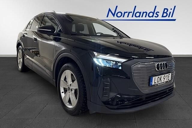 Mytsvart metallic Begagnad 2024 Audi Q4 e-tron Proline SUV | 469 000 kr (Marknadspris) - Bild 1/4