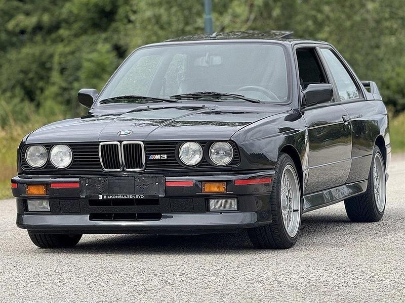 Begagnad BMW M3 184 HK (135 kW) 2011 Brun Sedan