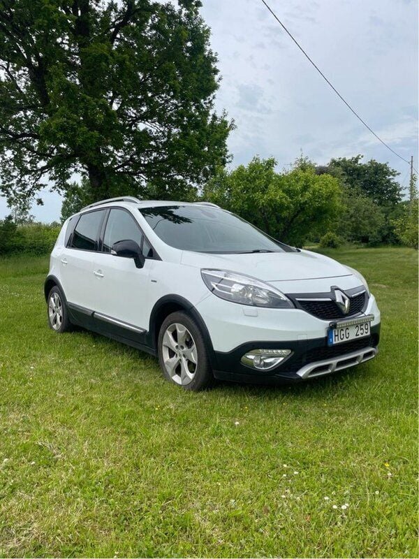 Vit Begagnad 2014 Renault Scénic III Minibuss | 89 000 kr (Marknadspris) - Bild 1/4