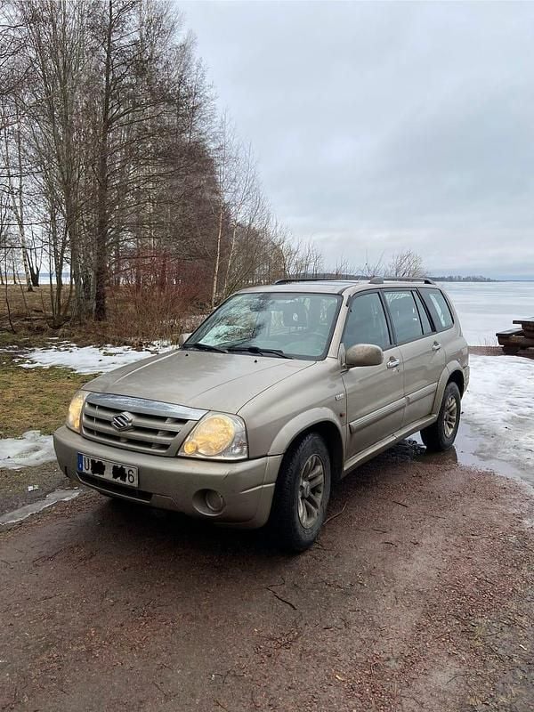 Begagnad Suzuki Grand Vitara 173 HK (127 kW) 2003 Ljusbrun