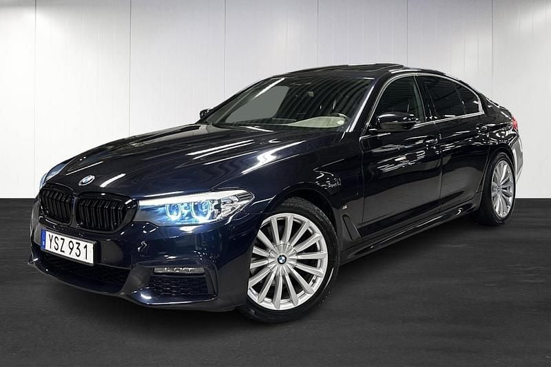 Begagnad 2018 BMW 530e iPerformance Sedan | 290 000 kr (Marknadspris) - Bild 1/4