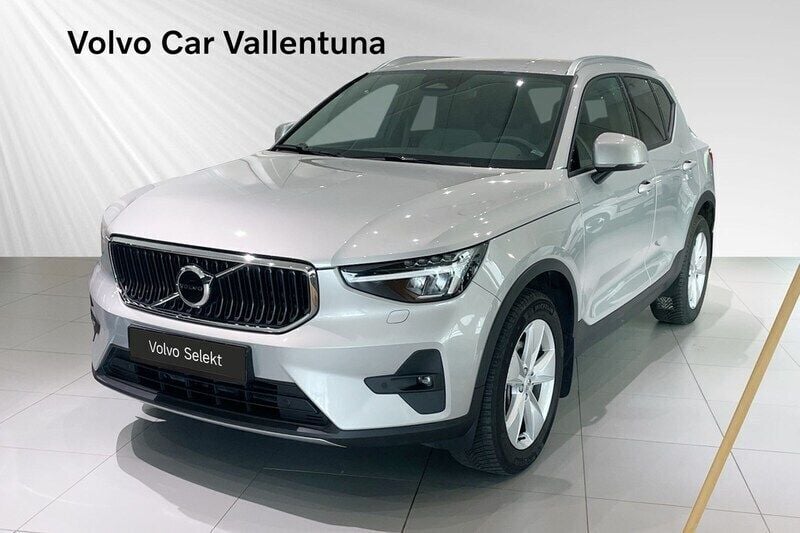 Silver Begagnad 2023 Volvo XC40 Core SUV | 339 900 kr (Marknadspris) - Bild 1/3