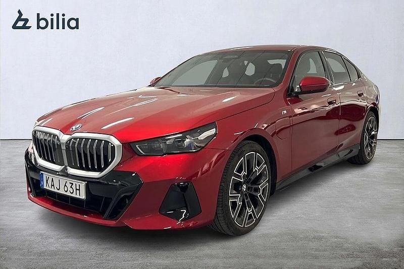 Begagnad BMW 530e M Sport 190 HK (139 kW) 2025 Röd Sedan