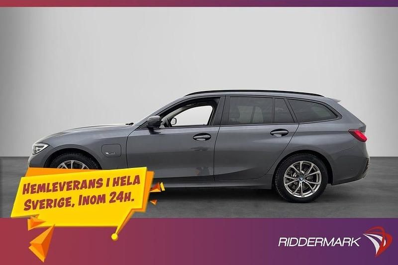 Grå Begagnad 2022 BMW 330 Sport Line Kombi | 239 800 kr - Bild 1/3