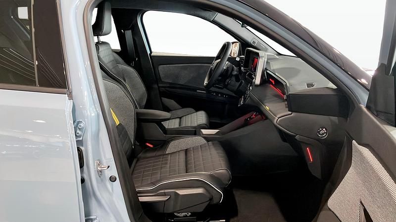 Begagnad Renault R4 Iconic 110 kW (150 HK) 2025 Halvkombi