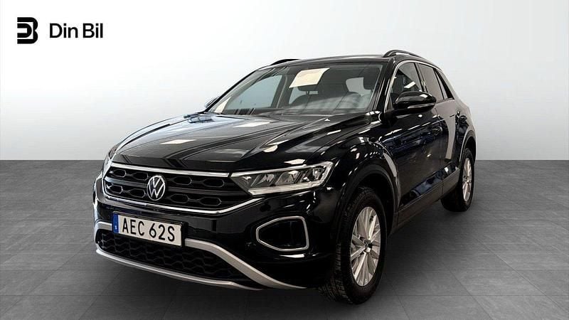 Svart Begagnad 2022 VW T-Roc Life SUV | 219 900 kr (Marknadspris) - Bild 1/4