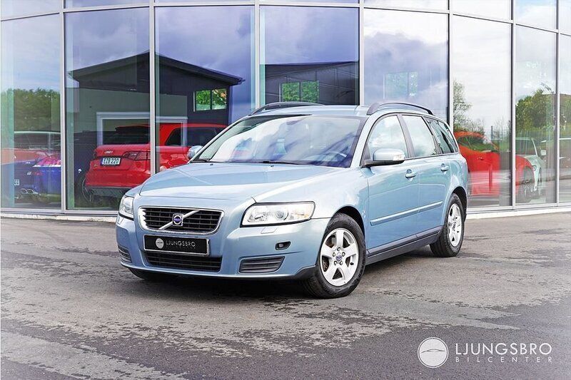 Ljusblå Begagnad 2007 Volvo V50 Kinetic Kombi | 54 800 kr (Lite dyr) - Bild 1/4