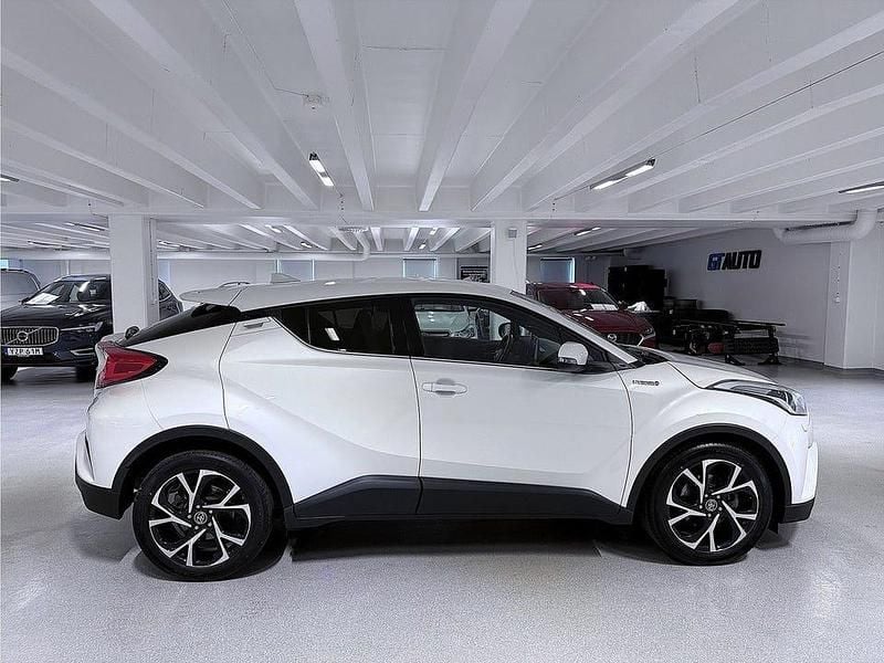 Begagnad Toyota C-HR Edition 122 HK (89 kW) 2019 Vit SUV