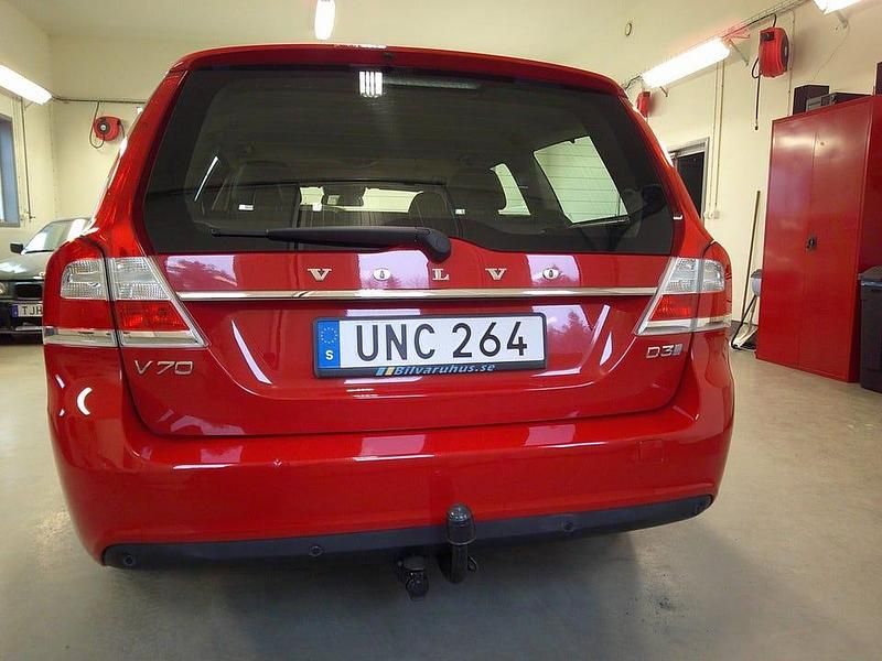 Begagnad Volvo V70 Momentum 150 HK (110 kW) 2016 Röd Kombi