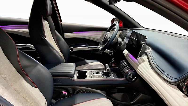 Begagnad BYD Atto 3 150 kW (204 HK) 2022 Röd SUV