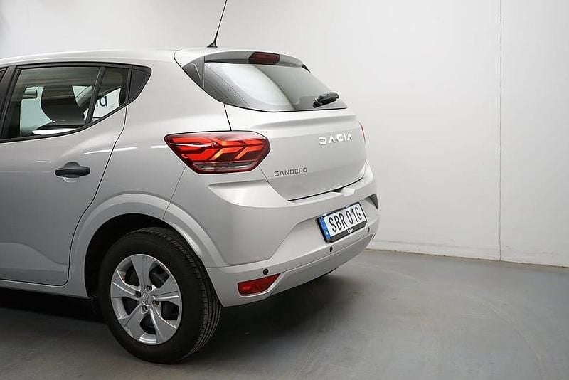 Begagnad Dacia Sandero Essentiel 91 HK (66 kW) 2022 Grå Halvkombi