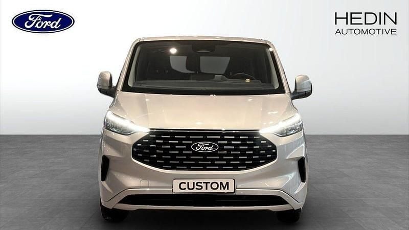 Begagnad Ford Tourneo Titanium 170 HK (125 kW) 2024 Grå