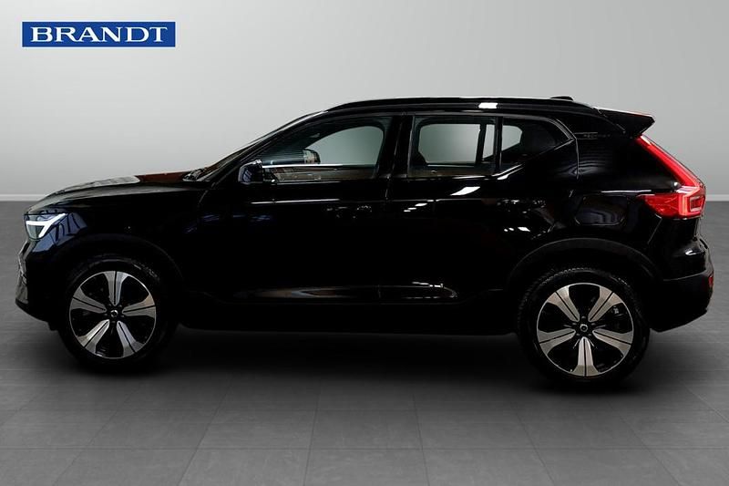 Begagnad Volvo XC40 Single Motor 175 kW (238 HK) 2023 Svart SUV