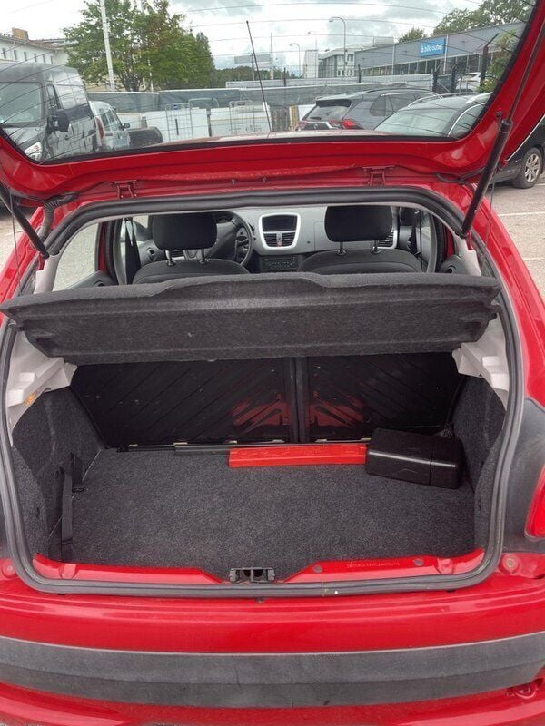 Röd Begagnad 2010 Peugeot 206+ Halvkombi | 31 999 kr (Bra pris) - Bild 1/4