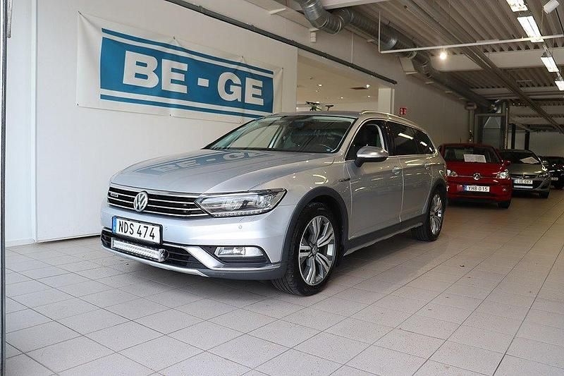 Silver Begagnad 2016 VW Passat Alltrack Kombi | 204 000 kr (Marknadspris) - Bild 1/4