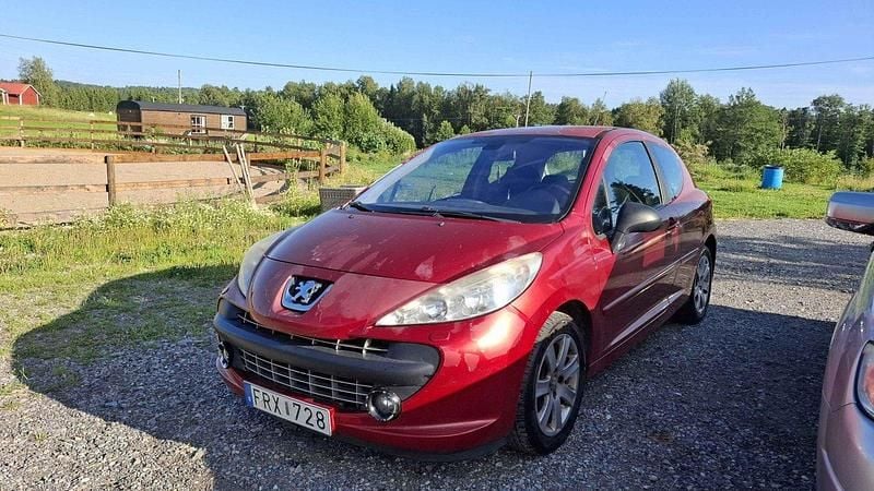Röd Begagnad 2007 Peugeot 207 Sport Halvkombi | 21 000 kr (Bra pris) - Bild 1/4
