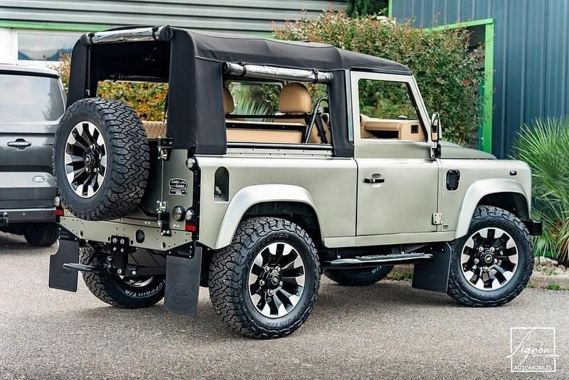 Begagnad Land Rover Defender 122 HK (89 kW) 2010 Grå SUV