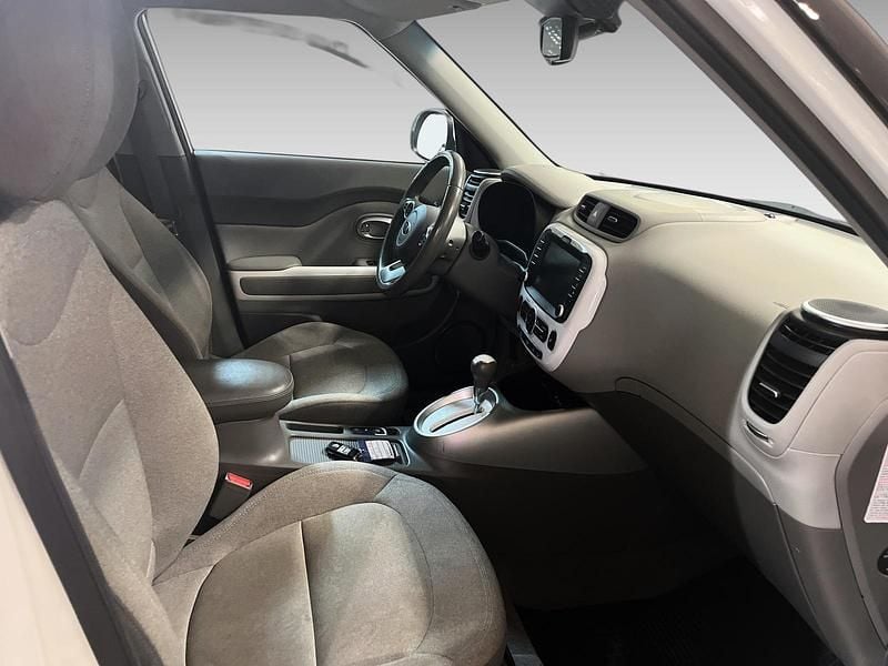 Begagnad Kia Soul EV 82 kW (112 HK) 2016 Vit SUV