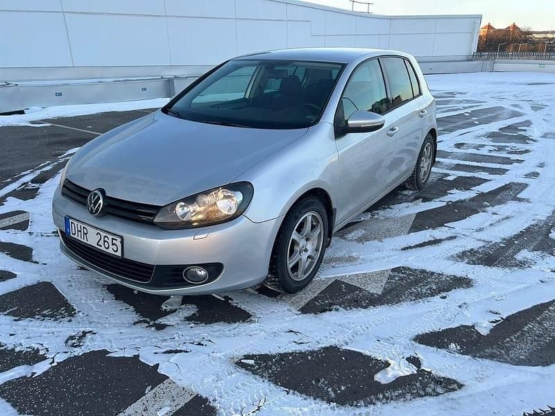 Begagnad 2010 VW Golf VI Halvkombi | 47 000 kr (Marknadspris) - Bild 1/4