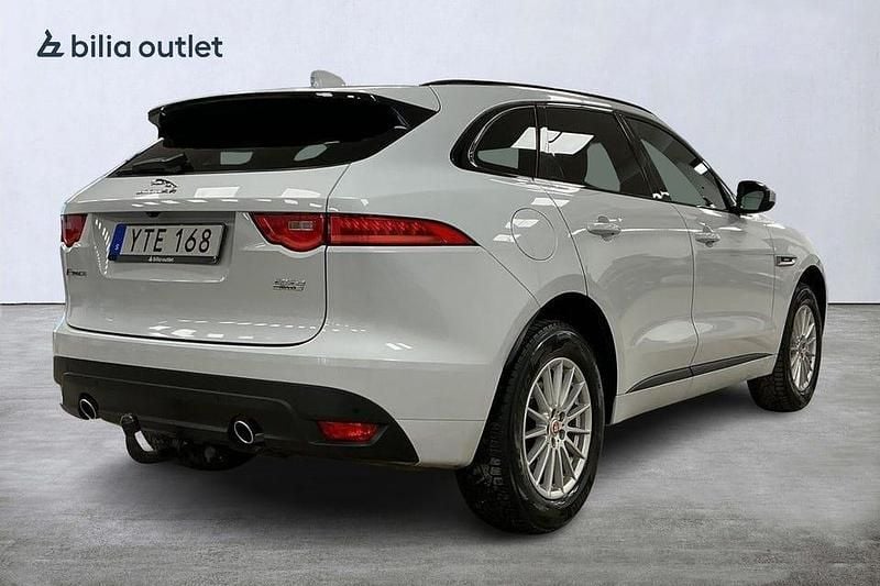 Begagnad Jaguar F-Pace R-Sport 241 HK (177 kW) 2017 Vit SUV