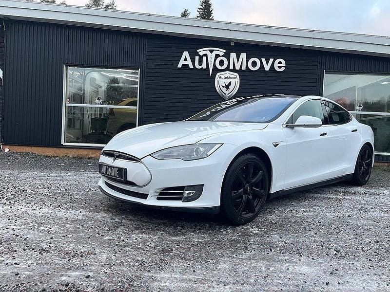 Vit Begagnad 2014 Tesla Model S Halvkombi | 199 900 kr - Bild 1/4