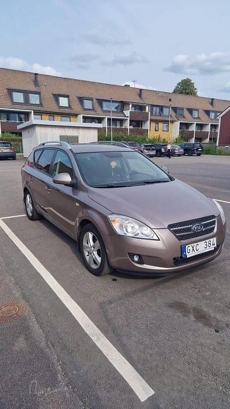 Grå Begagnad 2008 Kia Ceed Sportswagon EX Kombi | 40 000 kr (Bra pris) - Bild 1/4