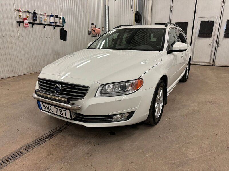 Vit Begagnad 2014 Volvo V70 Kombi | 159 500 kr (Lite dyr) - Bild 1/4