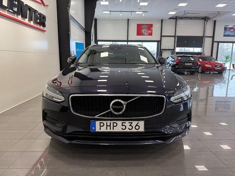 Begagnad Volvo V90 Momentum 150 HK (110 kW) 2017 Blå Kombi