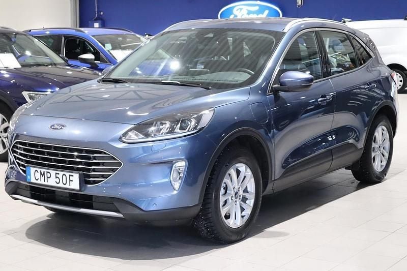 Blå (blue) Begagnad 2022 Ford Kuga Titanium SUV | 269 900 kr (Marknadspris) - Bild 1/4