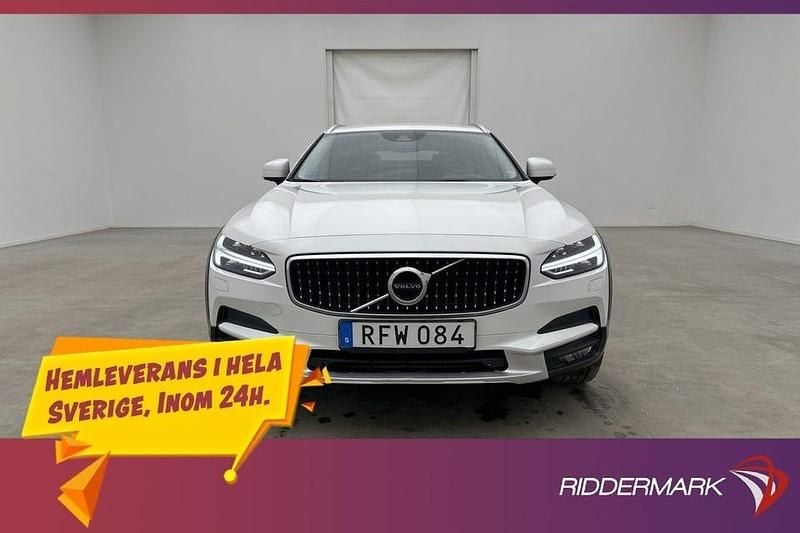 Begagnad Volvo V90 CC Momentum 190 HK (139 kW) 2018 Vit Kombi