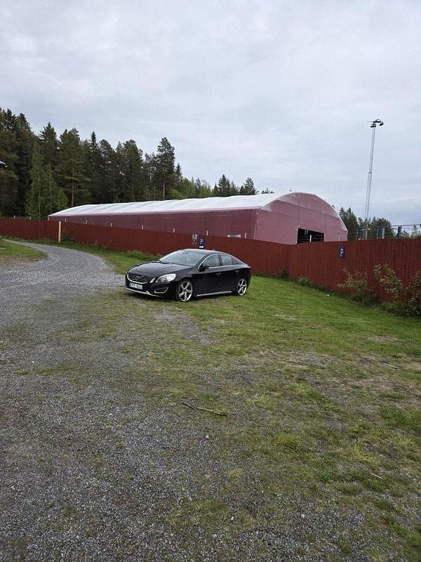Svart Begagnad 2011 Volvo S60 Summum Sedan | 76 000 kr (Marknadspris) - Bild 1/4
