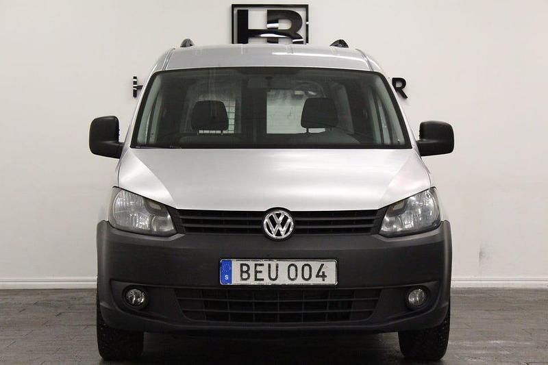 Begagnad VW Caddy Maxi 102 HK (75 kW) 2014 Silver Minibuss