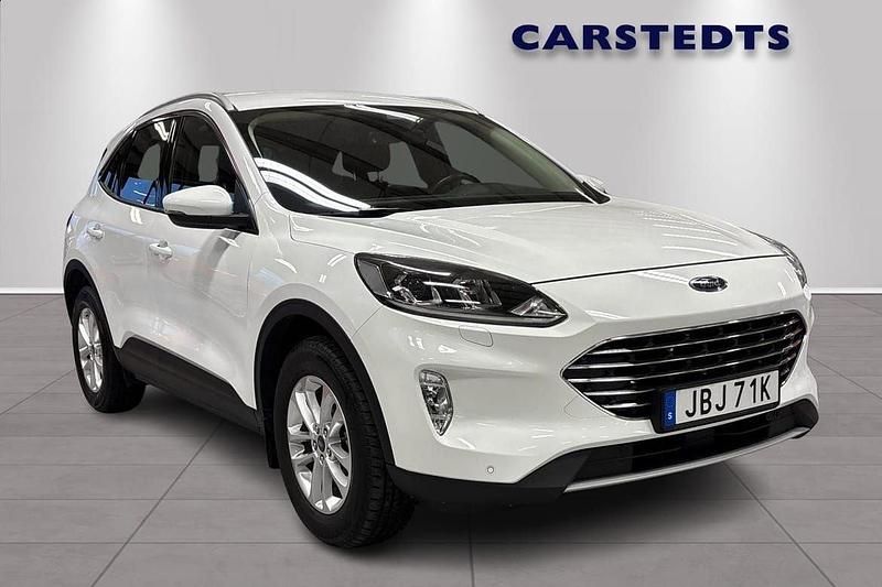Vit Begagnad 2022 Ford Kuga Titanium SUV | 289 900 kr (Lite dyr) - Bild 1/4