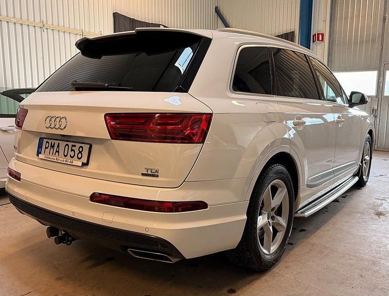 Begagnad Audi Q7 S-Line 272 HK (200 kW) 2017 Vit SUV
