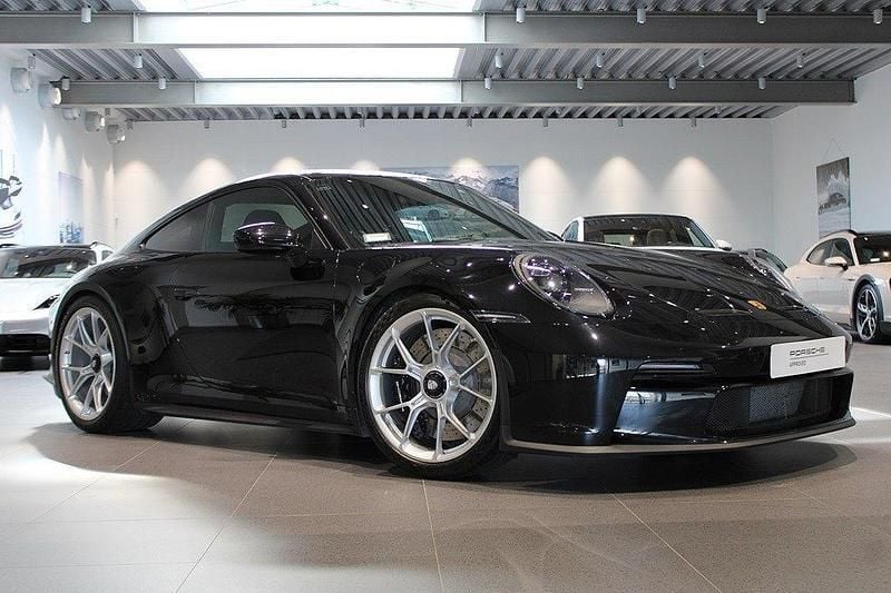 Svart Begagnad 2023 Porsche 992 | 2 345 000 kr (Marknadspris) - Bild 1/4