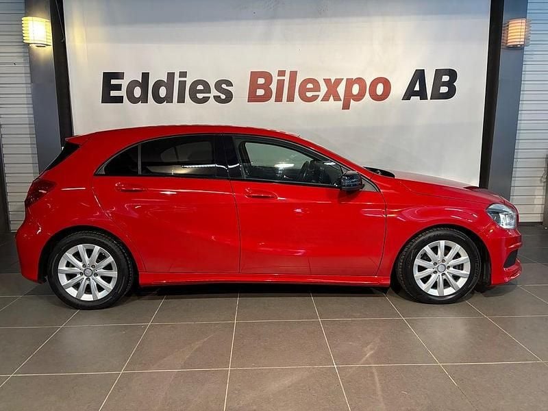 Begagnad Mercedes A180 AMG line 122 HK (89 kW) 2014 Röd Halvkombi