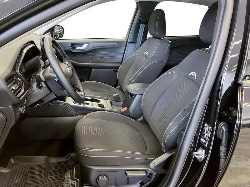 Begagnad Ford Kuga Active 243 HK (178 kW) 2024 Svart SUV